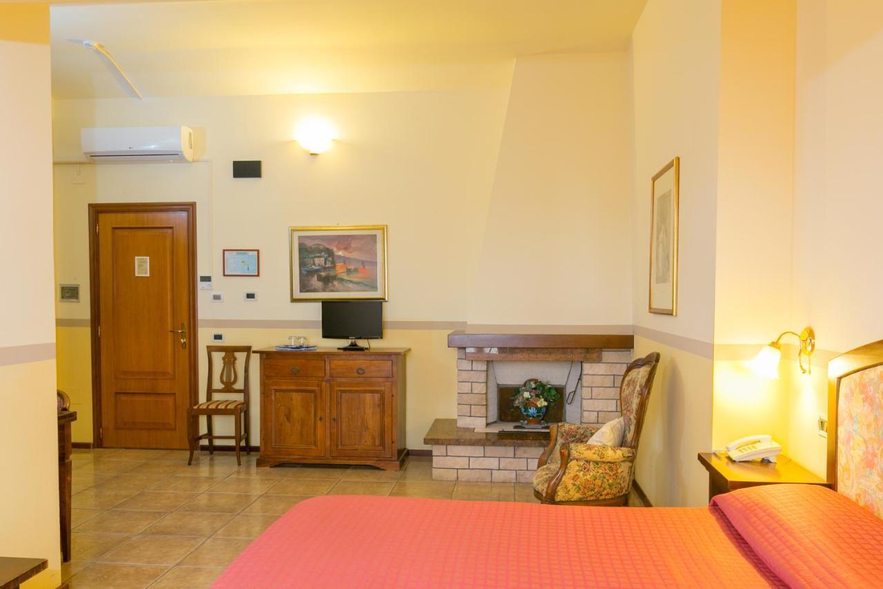 Agrihotel Elisabetta Collemezzano Exteriér fotografie